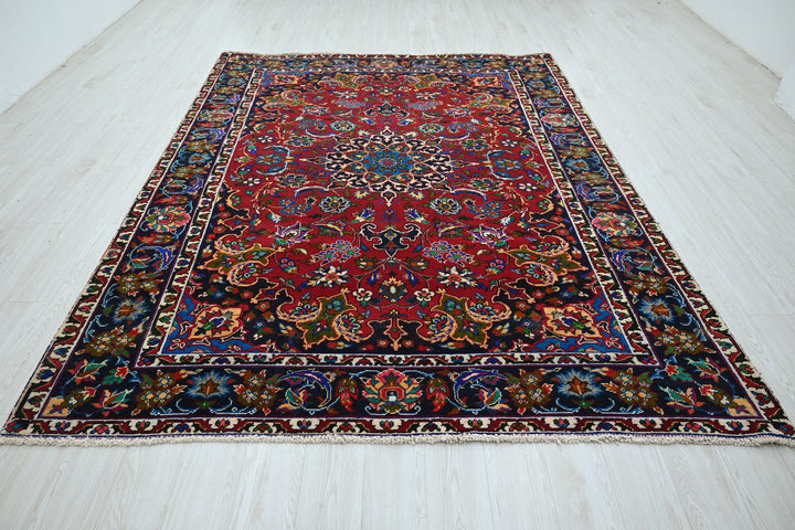 Large rug 6' 11" x 9' 6"