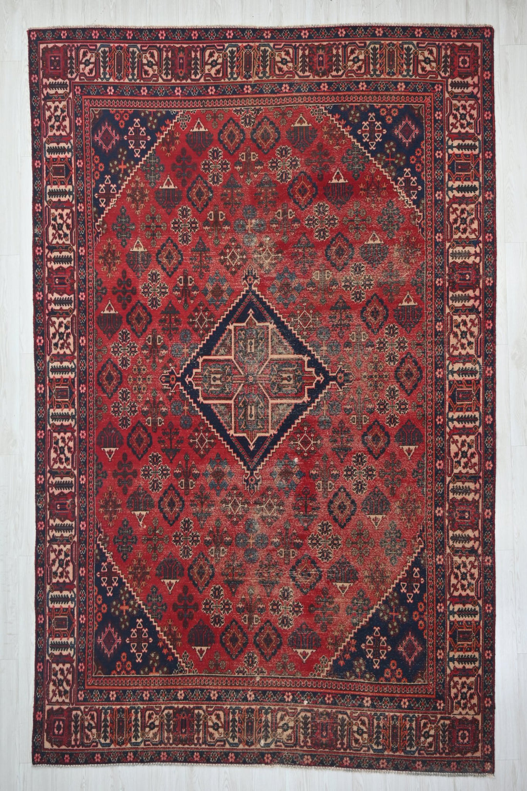 Large rug 7' 0" x 10' 11"