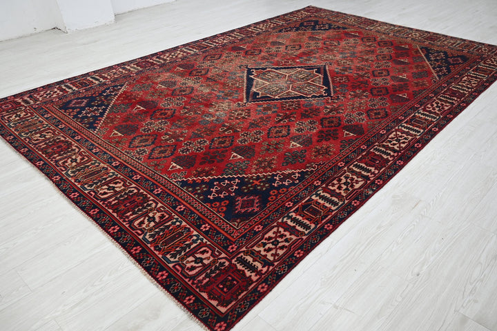 Large rug 7' 0" x 10' 11"
