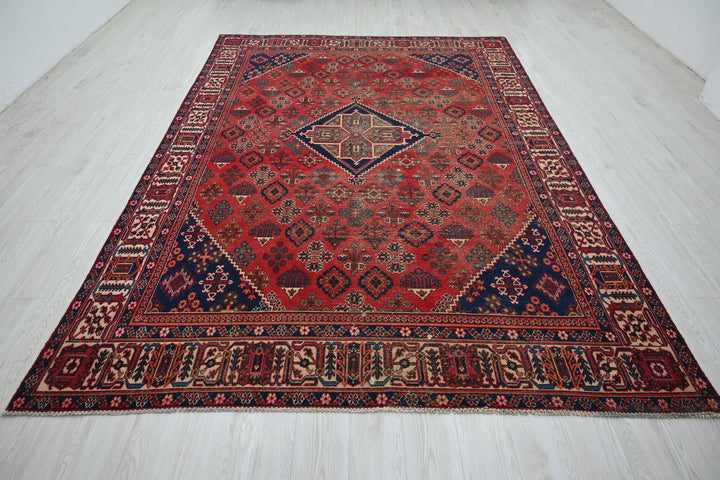 Large rug 7' 0" x 10' 11"