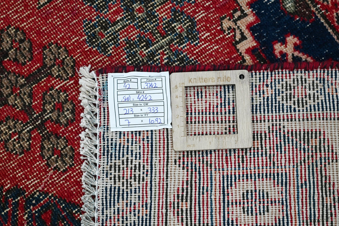 Large rug 7' 0" x 10' 11"