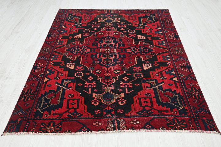 Medium rug 5' 4" x 7' 5"