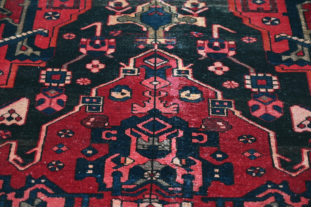 Medium rug 5' 4" x 7' 5"