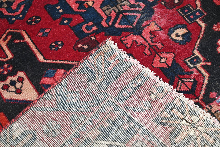 Medium rug 5' 4" x 7' 5"