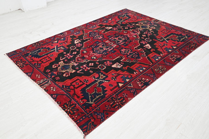 Medium rug 5' 4" x 7' 5"