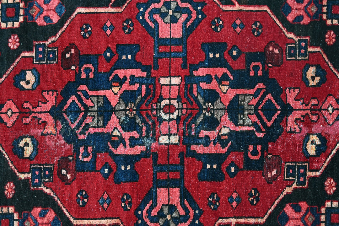Medium rug 5' 4" x 7' 5"