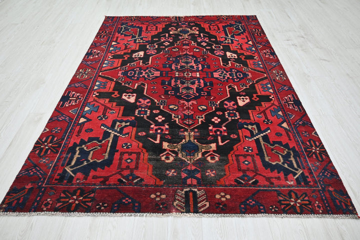 Medium rug 5' 4" x 7' 5"