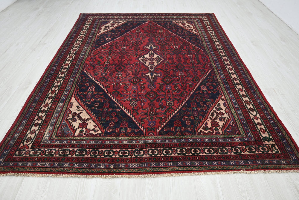 Large rug 6' 11" x 9' 5"
