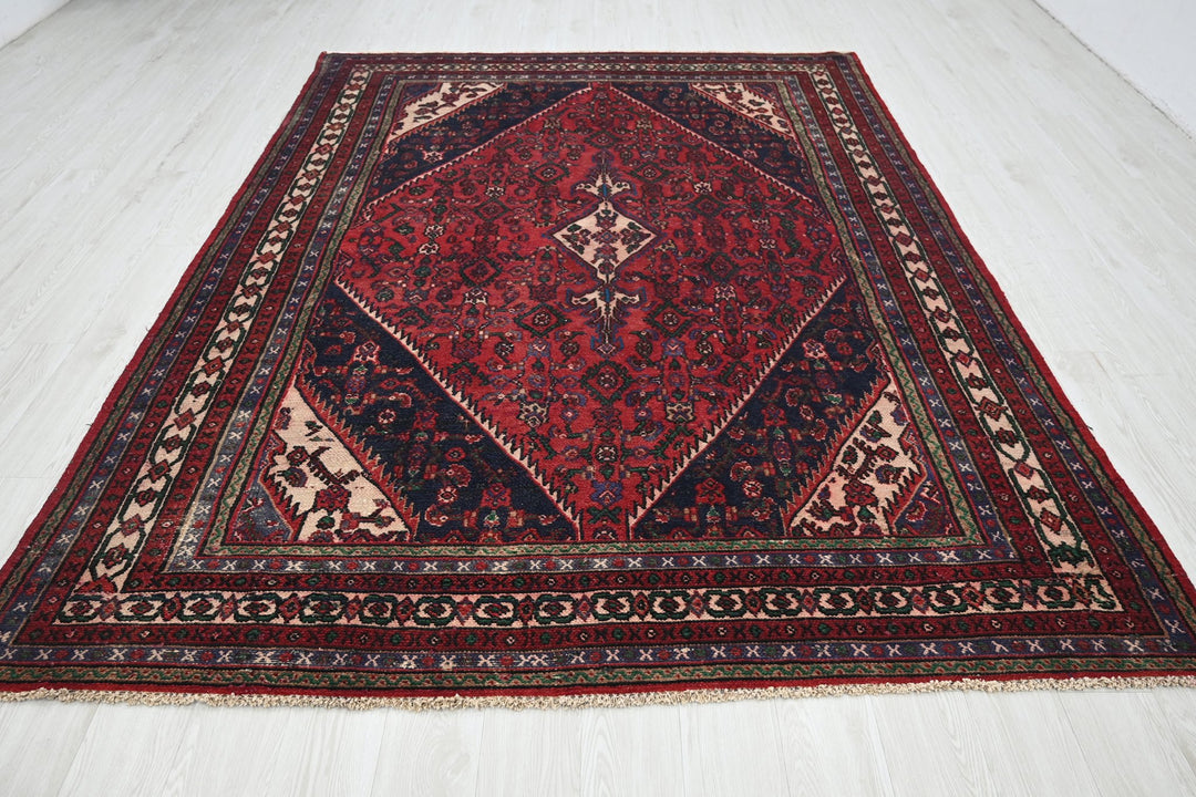 Large rug 6' 11" x 9' 5"