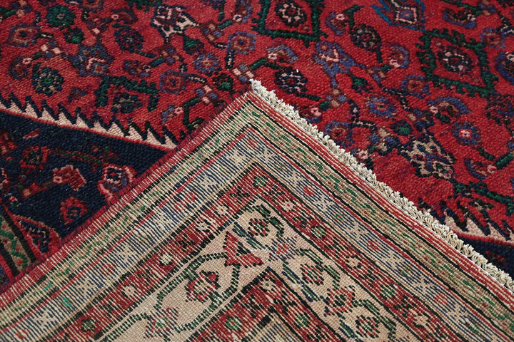 Large rug 6' 11" x 9' 5"