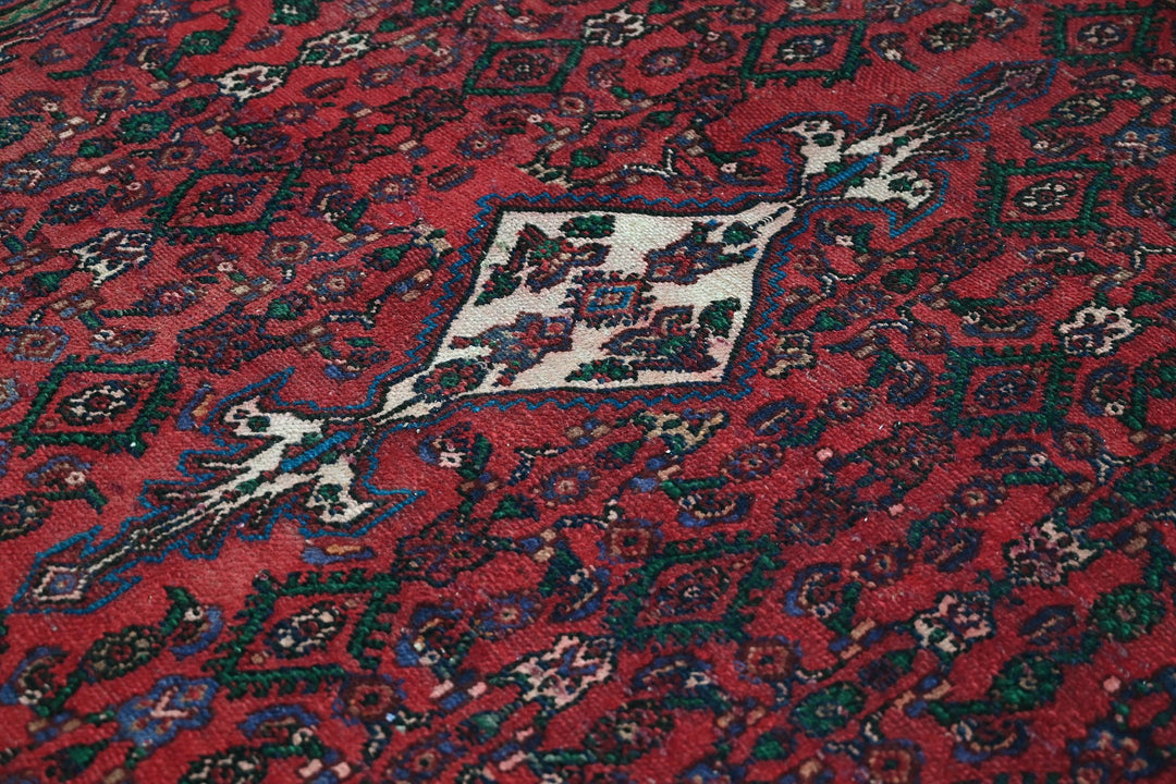 Large rug 6' 11" x 9' 5"