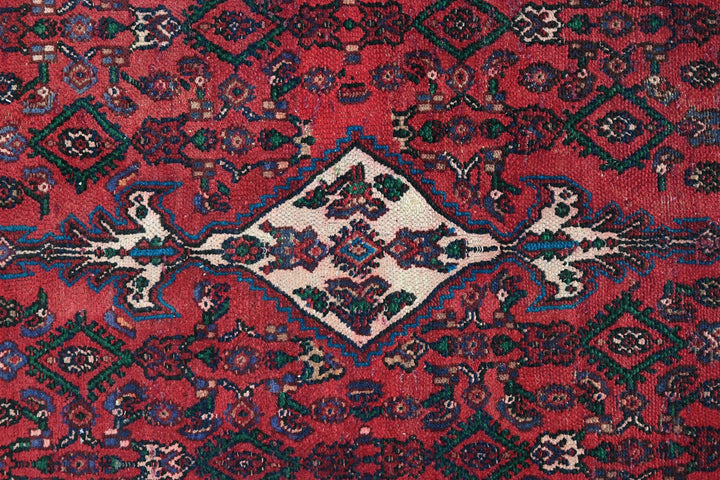 Large rug 6' 11" x 9' 5"