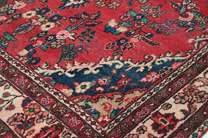 Large rug 6' 9" x 10' 3"