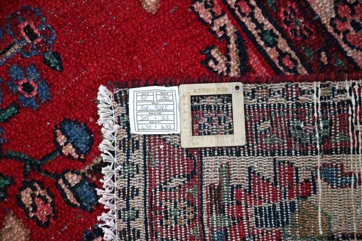 Large rug 6' 9" x 10' 3"