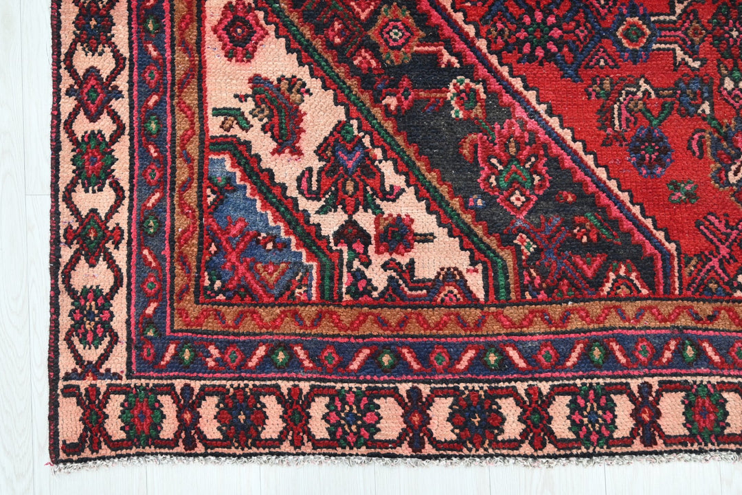 Medium rug 6' 2" x 9' 4"