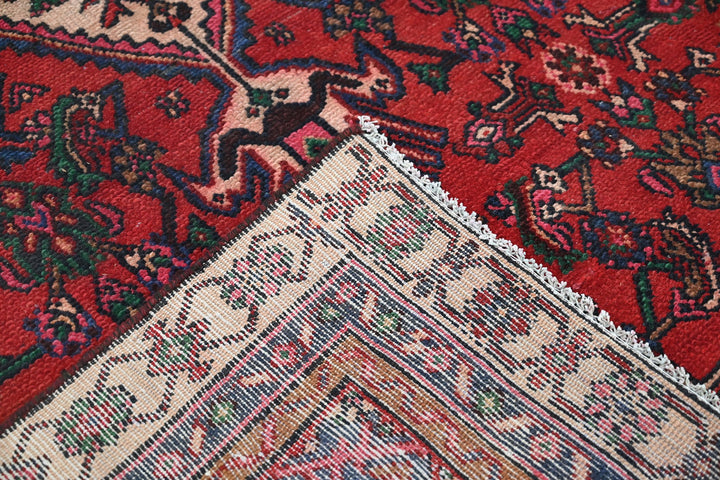 Medium rug 6' 2" x 9' 4"