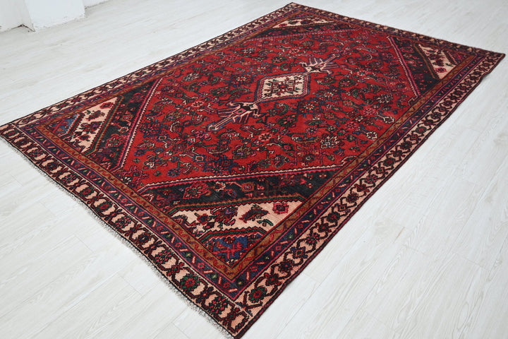 Medium rug 6' 2" x 9' 4"