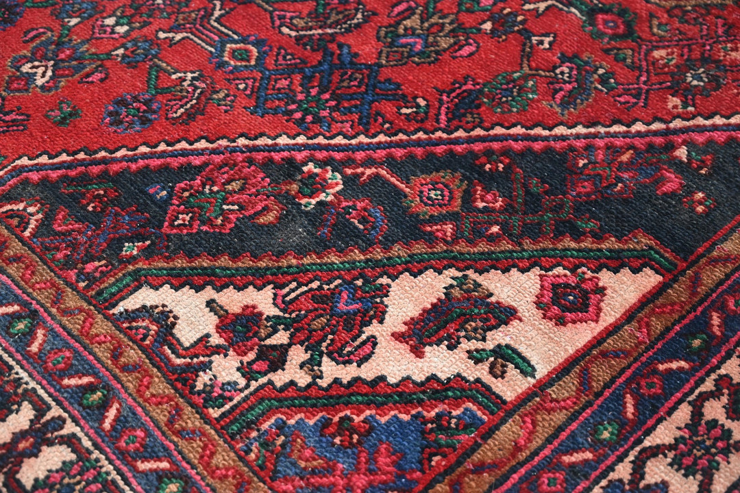 Medium rug 6' 2" x 9' 4"