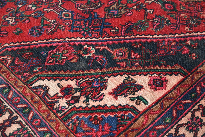 Medium rug 6' 2" x 9' 4"
