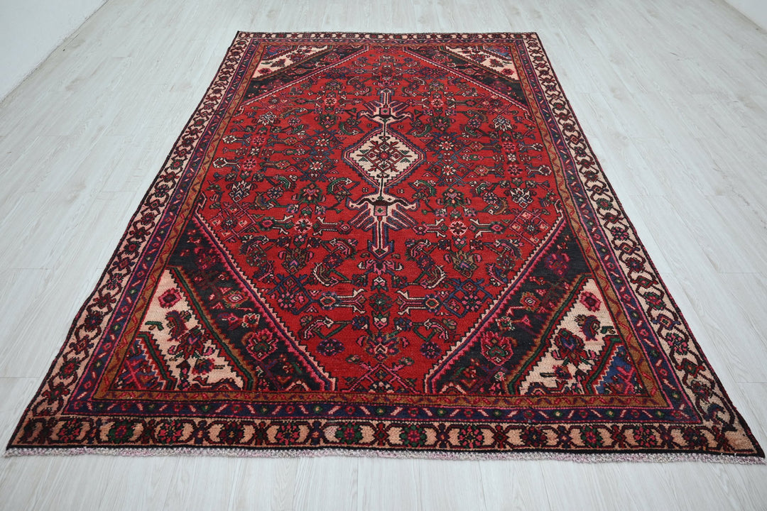 Medium rug 6' 2" x 9' 4"