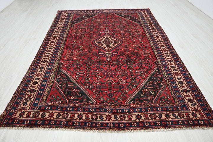 Large rug 6' 7" x 9' 7"