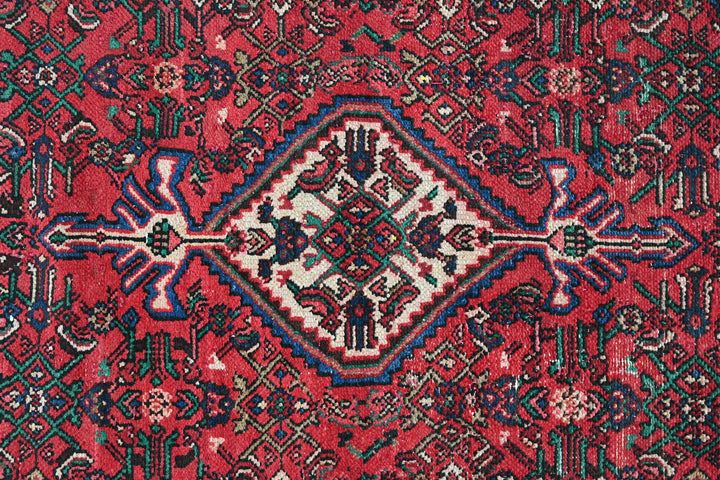 Large rug 6' 7" x 9' 7"