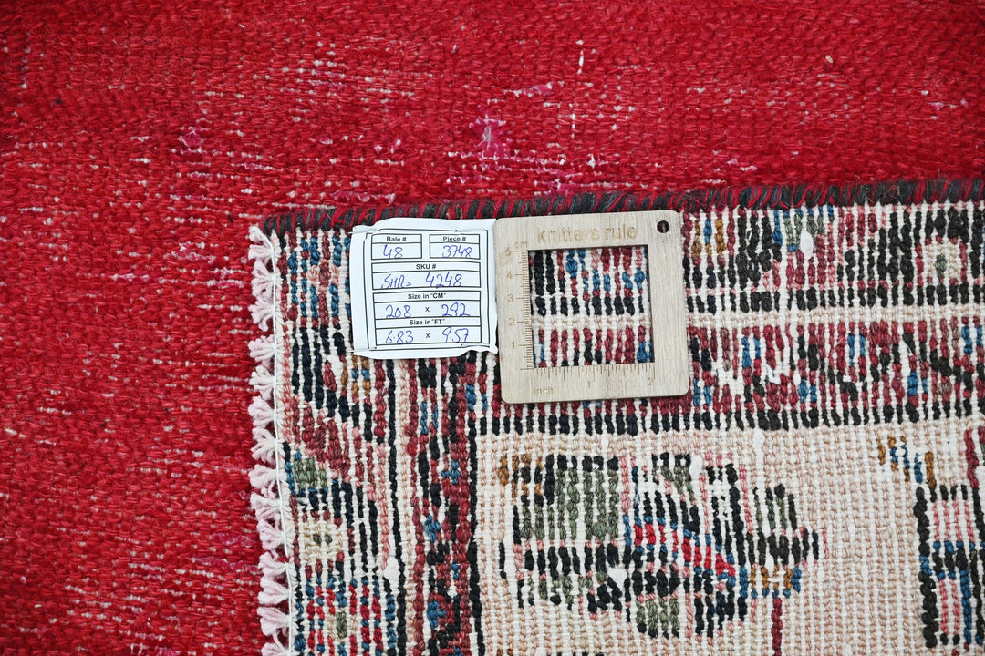 Large rug 6' 10" x 9' 7"