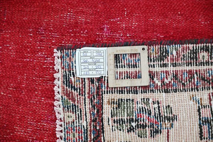Large rug 6' 10" x 9' 7"