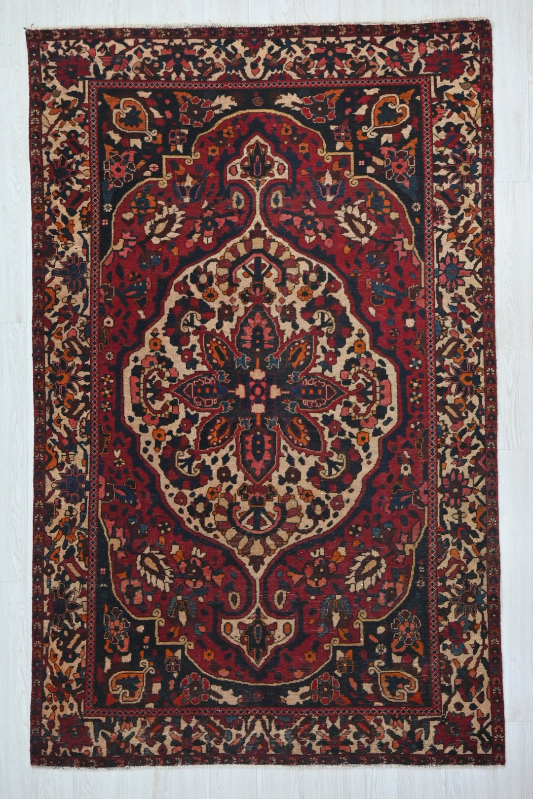 Medium rug 5' 0" x 8' 4"