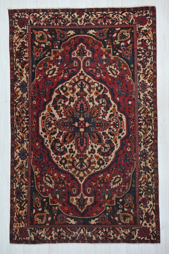 Medium rug 5' 0" x 8' 4"
