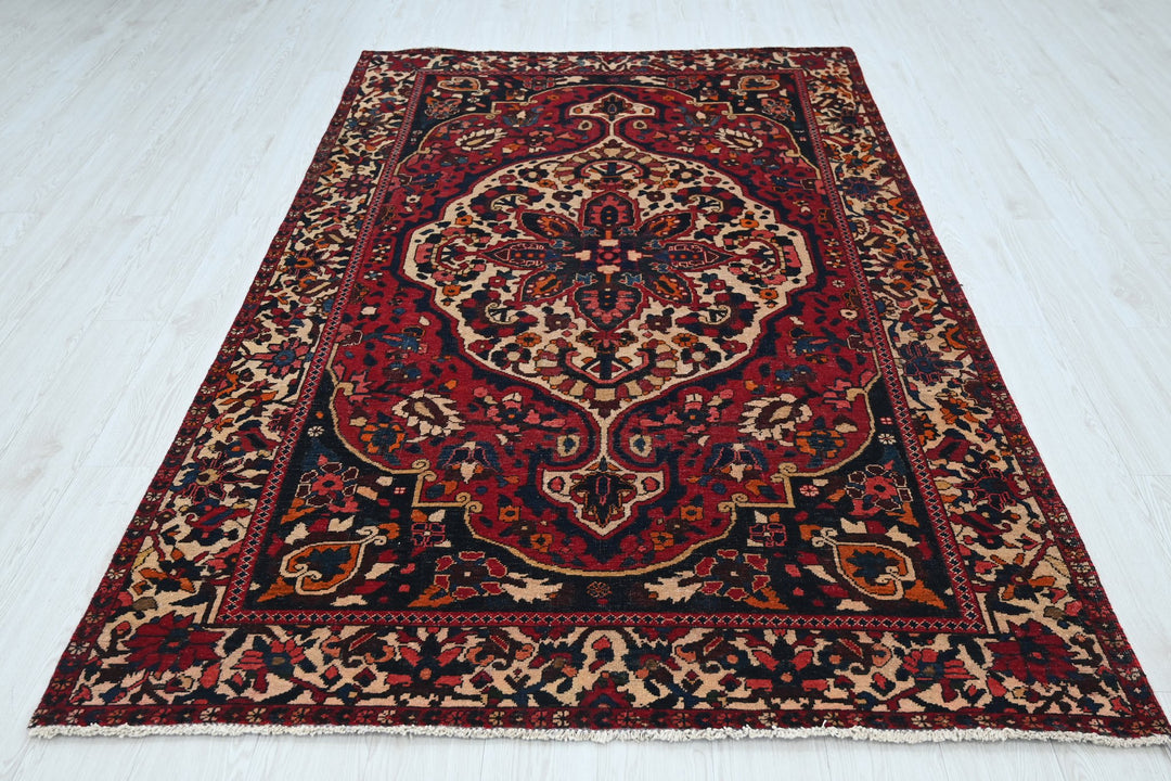 Medium rug 5' 0" x 8' 4"