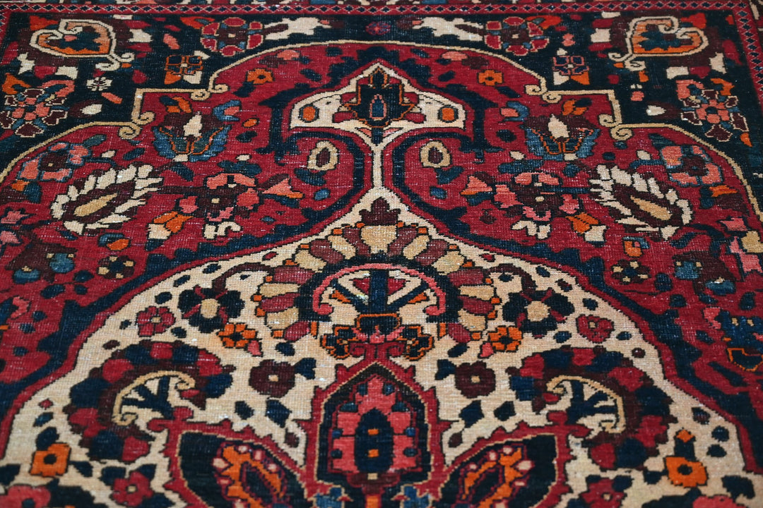 Medium rug 5' 0" x 8' 4"
