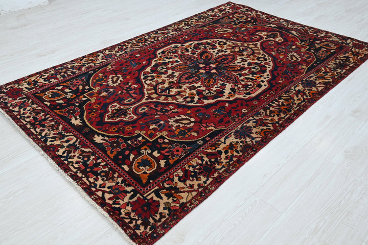 Medium rug 5' 0" x 8' 4"