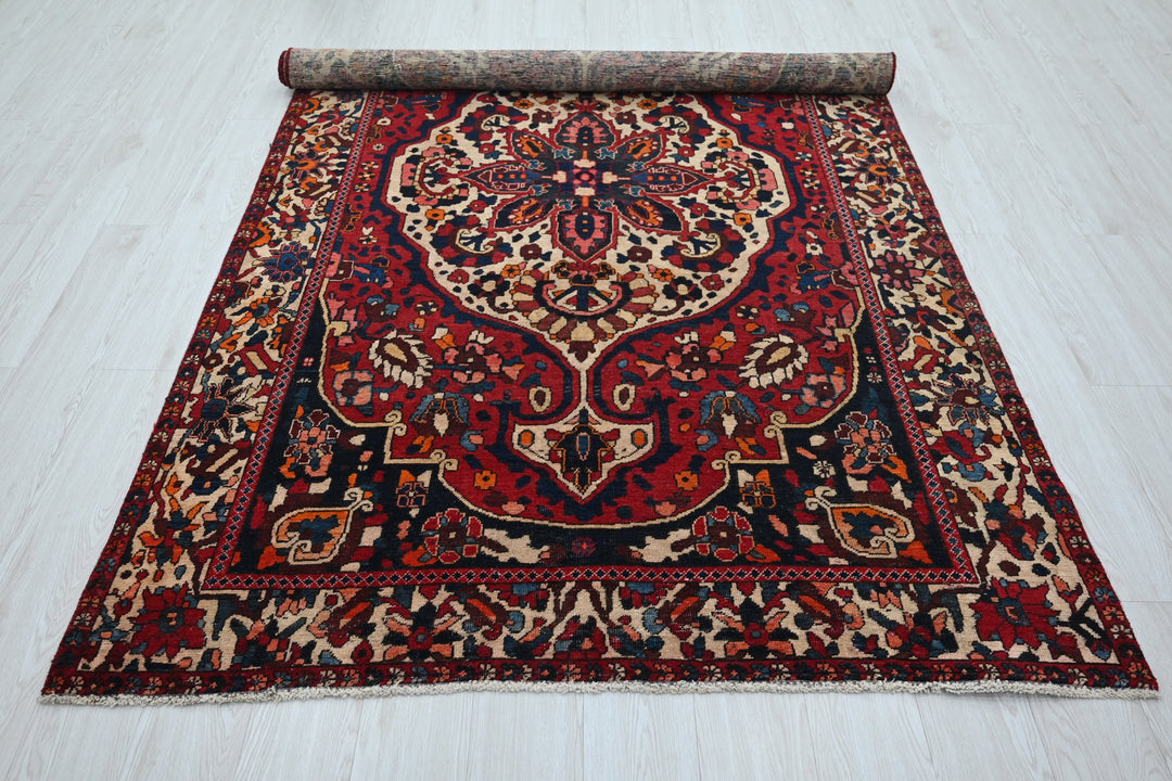 Medium rug 5' 0" x 8' 4"