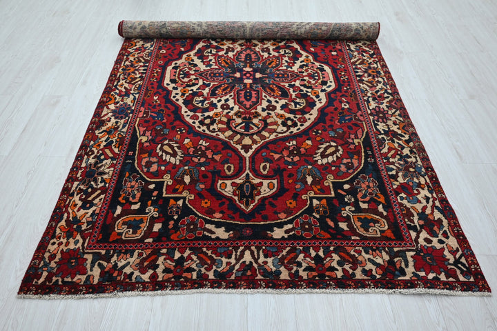 Medium rug 5' 0" x 8' 4"