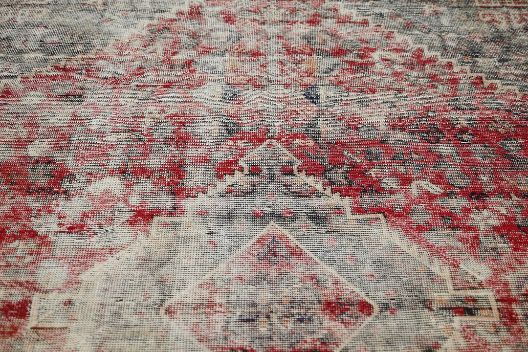 Medium rug 6' 4" x 9' 5"