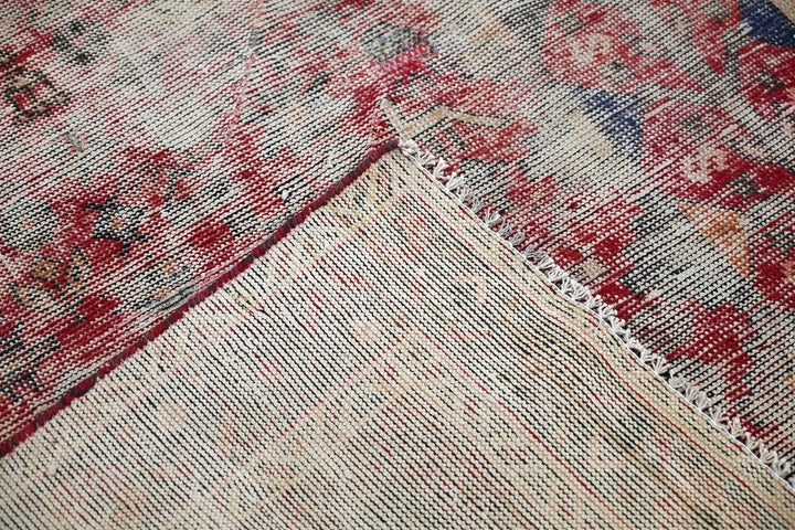 Medium rug 6' 4" x 9' 5"