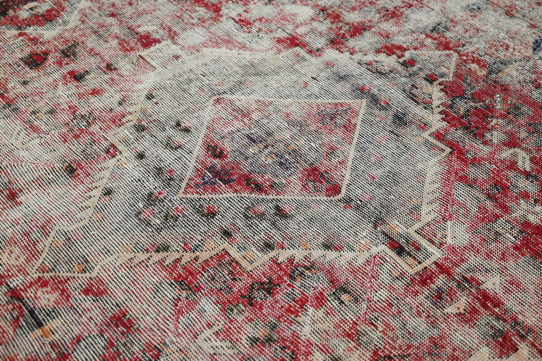 Medium rug 6' 4" x 9' 5"