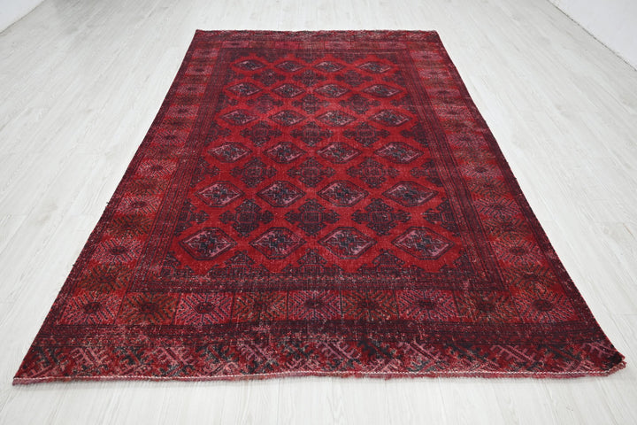 Medium rug 5' 9" x 9' 3"