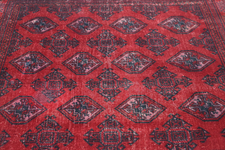 Medium rug 5' 9" x 9' 3"