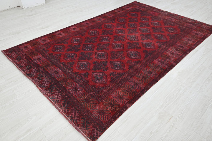 Medium rug 5' 9" x 9' 3"