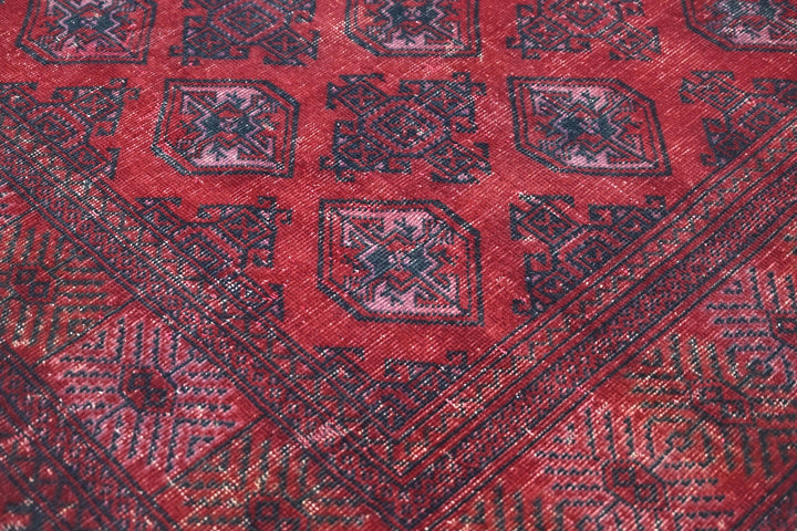 Medium rug 5' 9" x 9' 3"