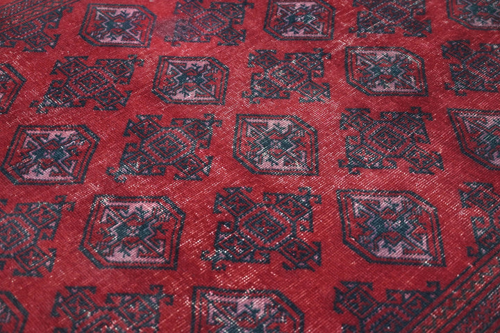 Medium rug 5' 9" x 9' 3"