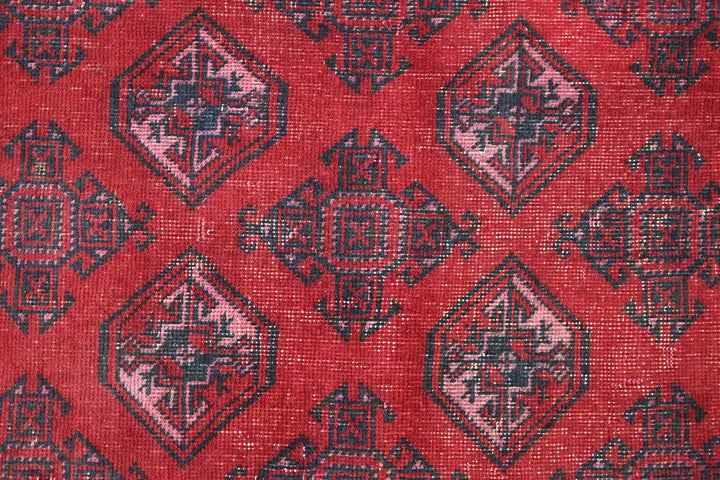 Medium rug 5' 9" x 9' 3"