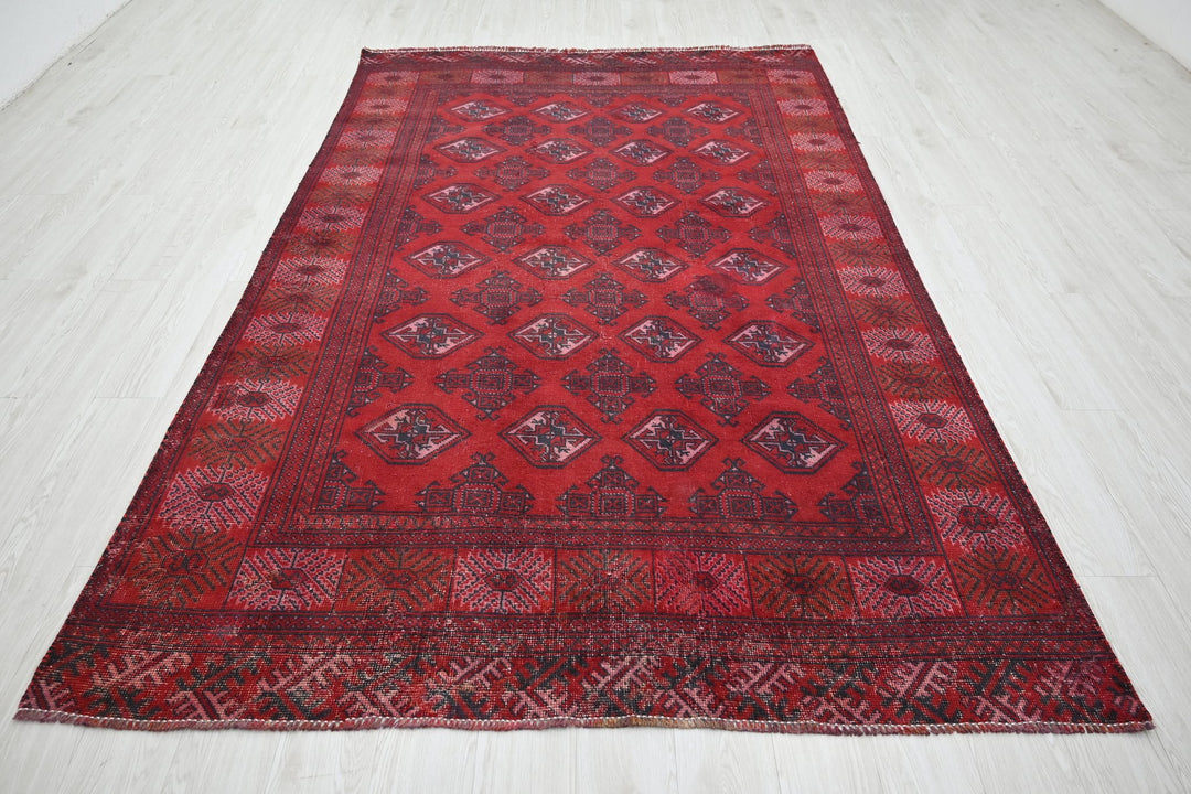 Medium rug 5' 9" x 9' 3"