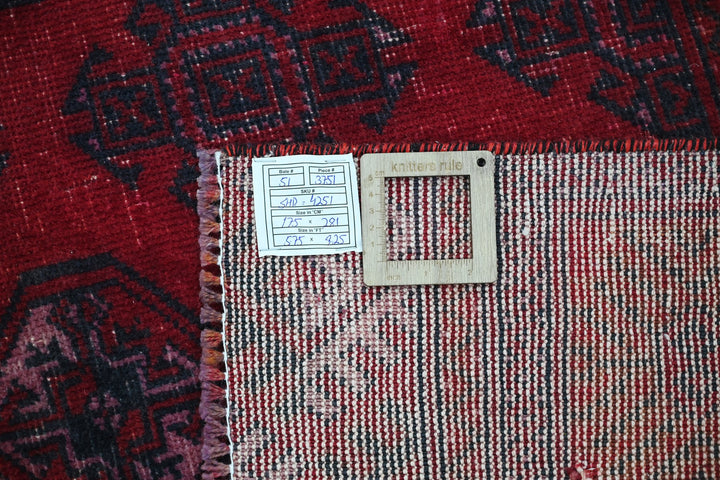 Medium rug 5' 9" x 9' 3"