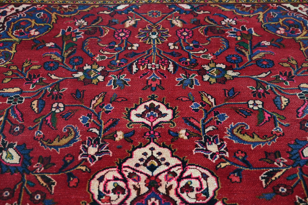 Large rug 6' 7" x 9' 7"