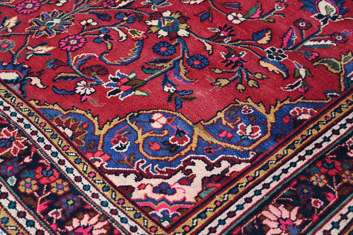 Large rug 6' 7" x 9' 7"