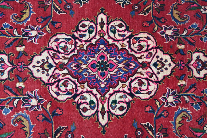 Large rug 6' 7" x 9' 7"