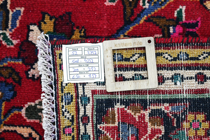 Large rug 6' 7" x 9' 7"